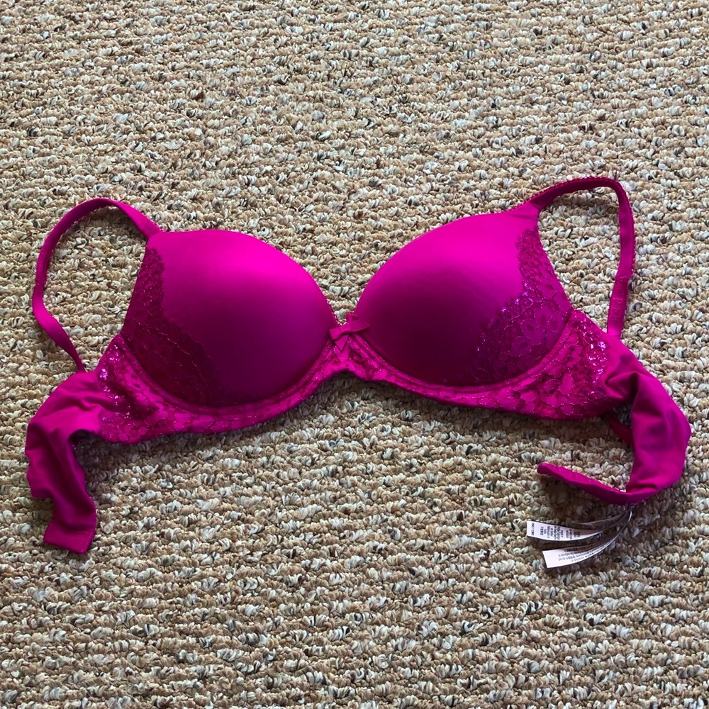 Body by Victoria Wireless Padded Bra Size 36C